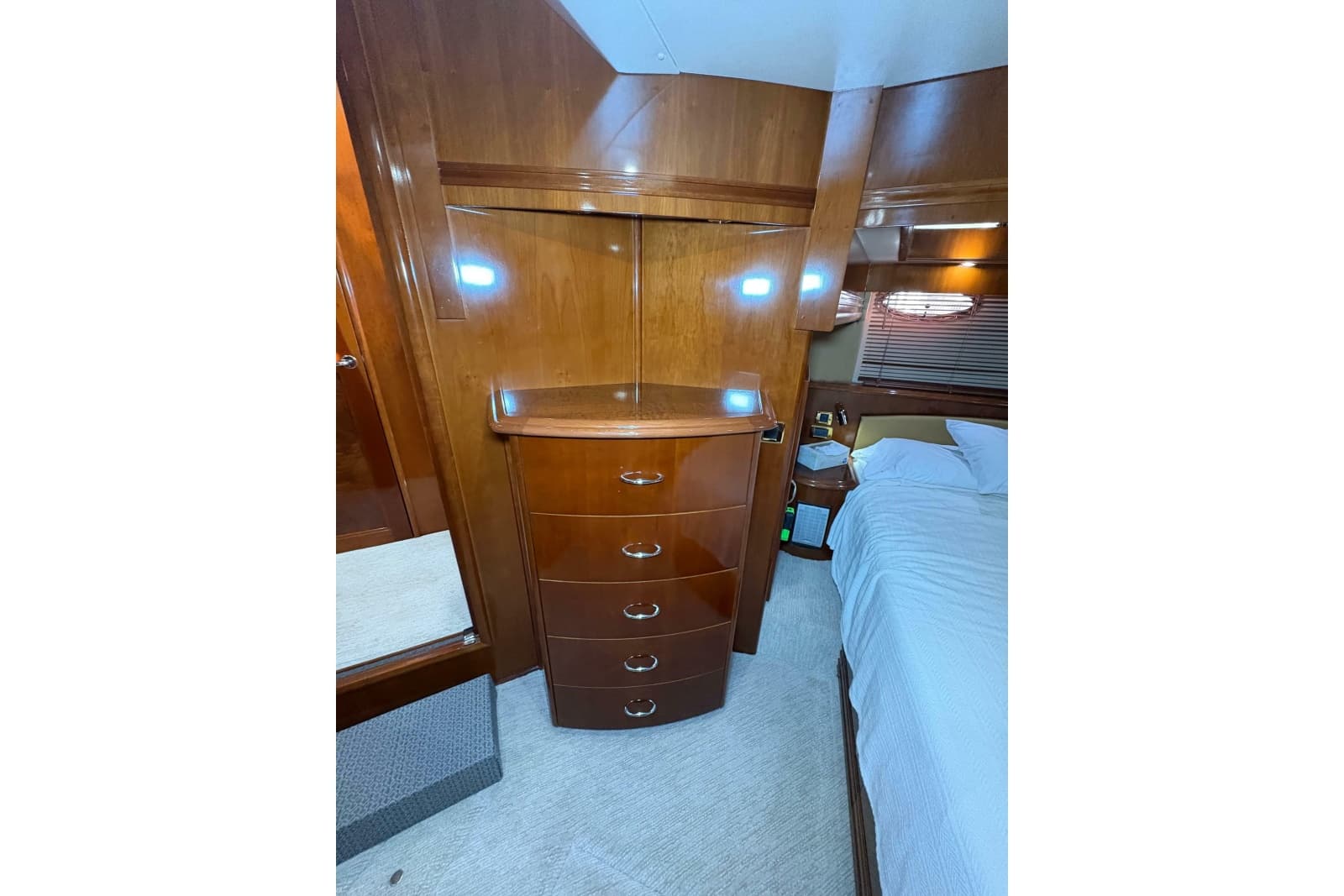 2004 Carver 560 Voyager - Photo 44