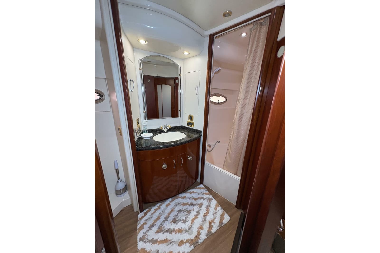 2004 Carver 560 Voyager - Photo 46