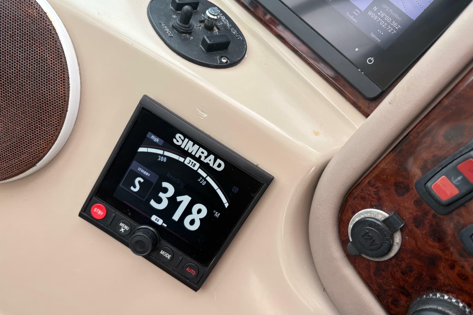 2004 Carver 560 Voyager - Photo 24
