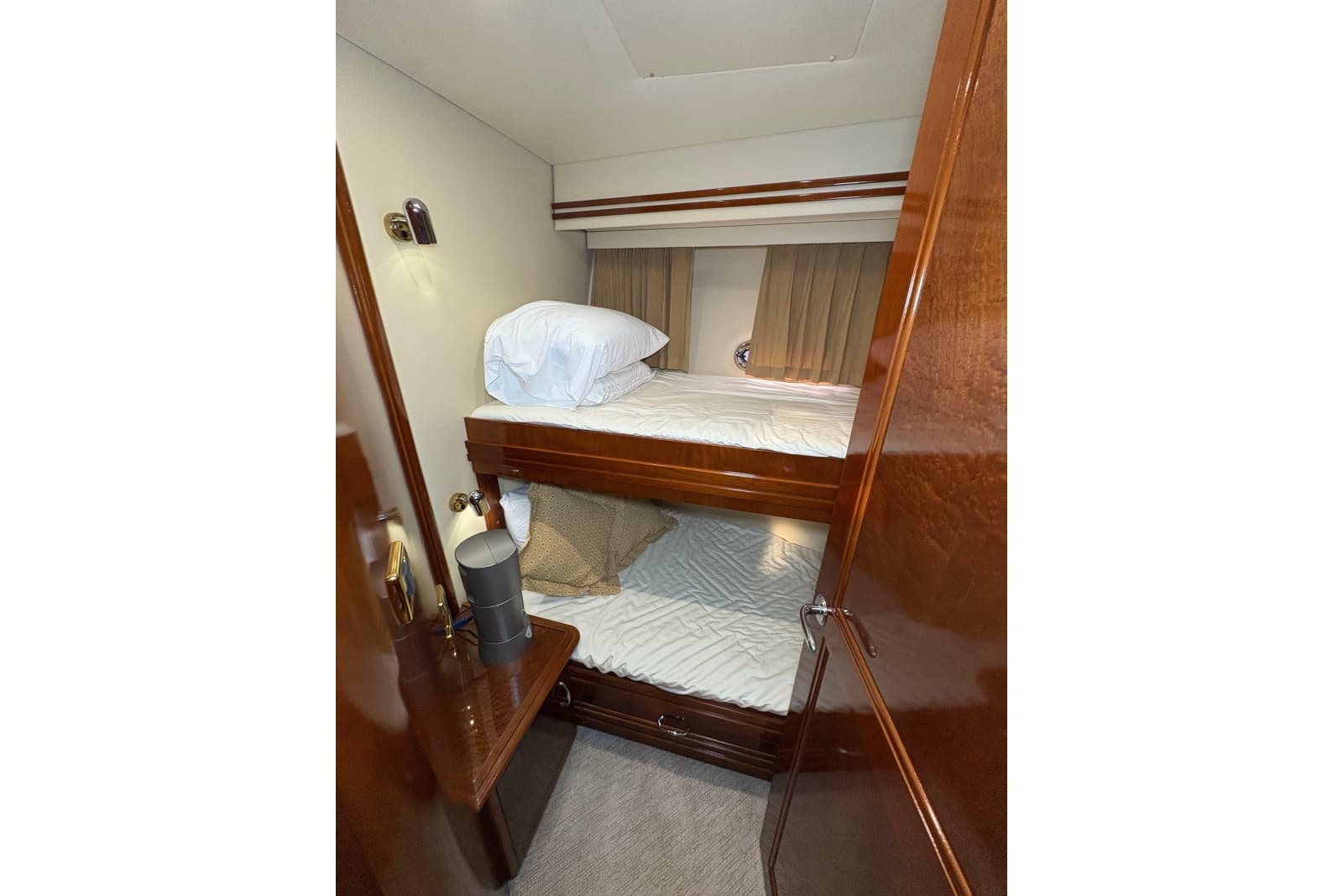 2004 Carver 560 Voyager - Photo 43