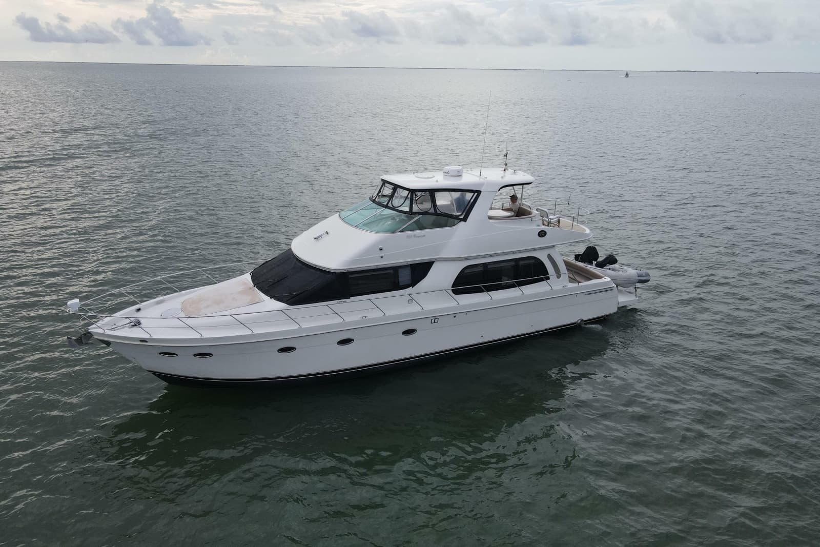 2004 Carver 560 Voyager - Photo 2