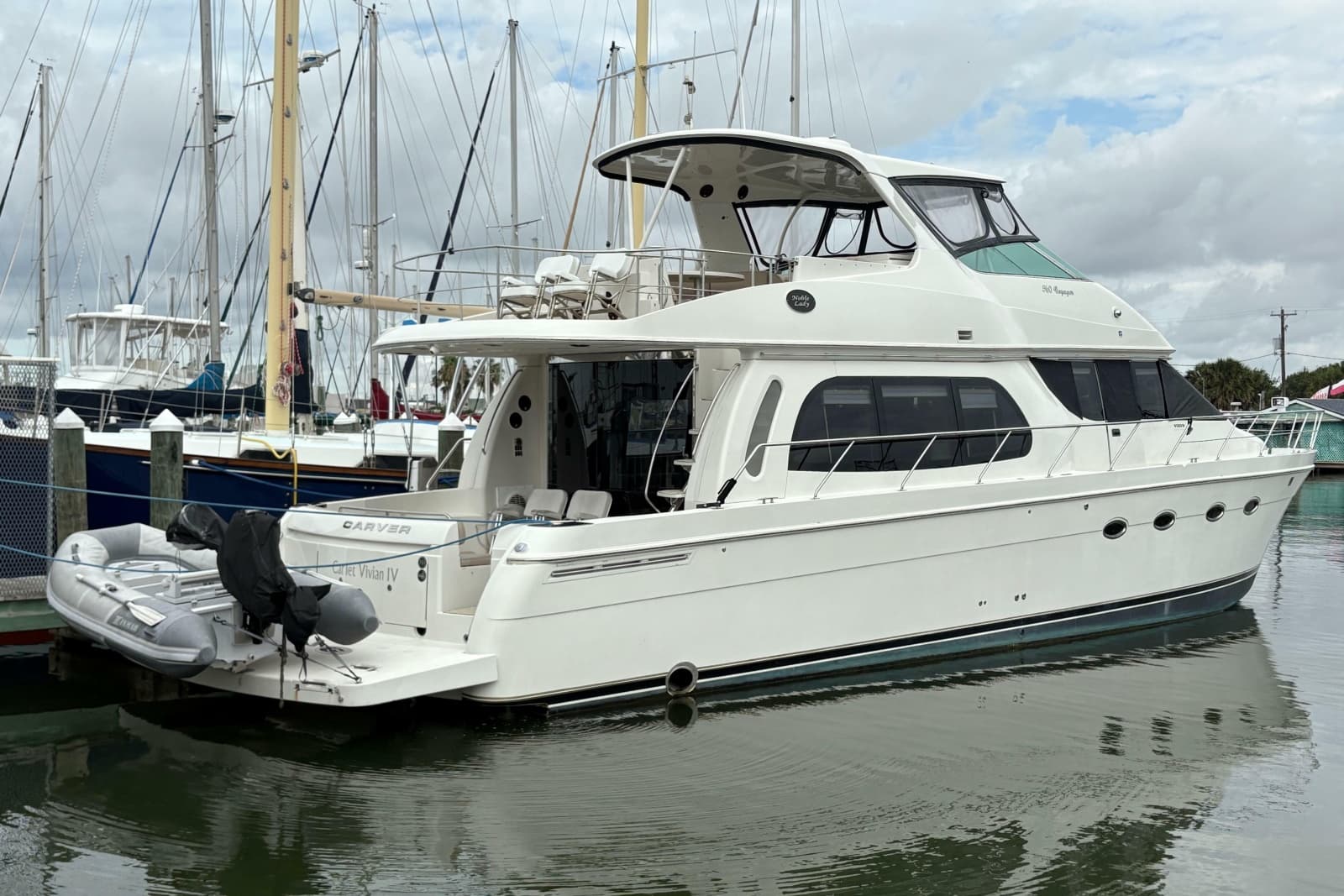 2004 Carver 560 Voyager - Photo 17