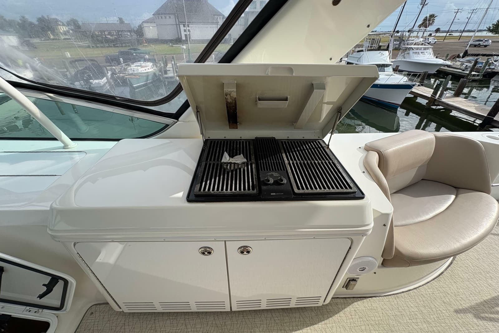 2004 Carver 560 Voyager - Photo 32