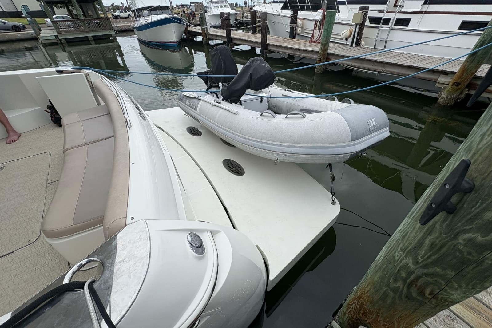 2004 Carver 560 Voyager - Photo 20