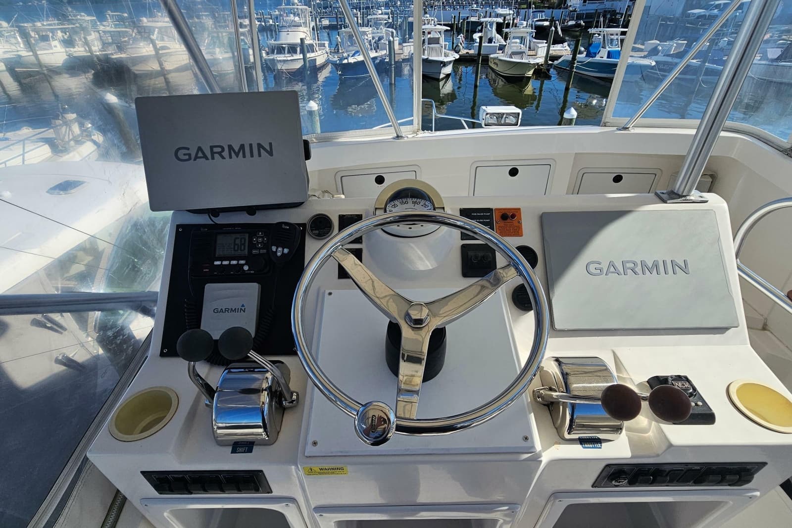 2004 Luhrs 34 Convertible - Photo 11