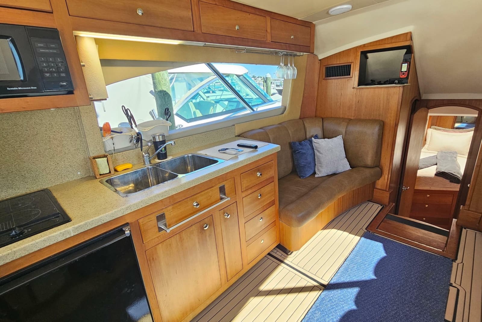 2004 Luhrs 34 Convertible - Photo 31