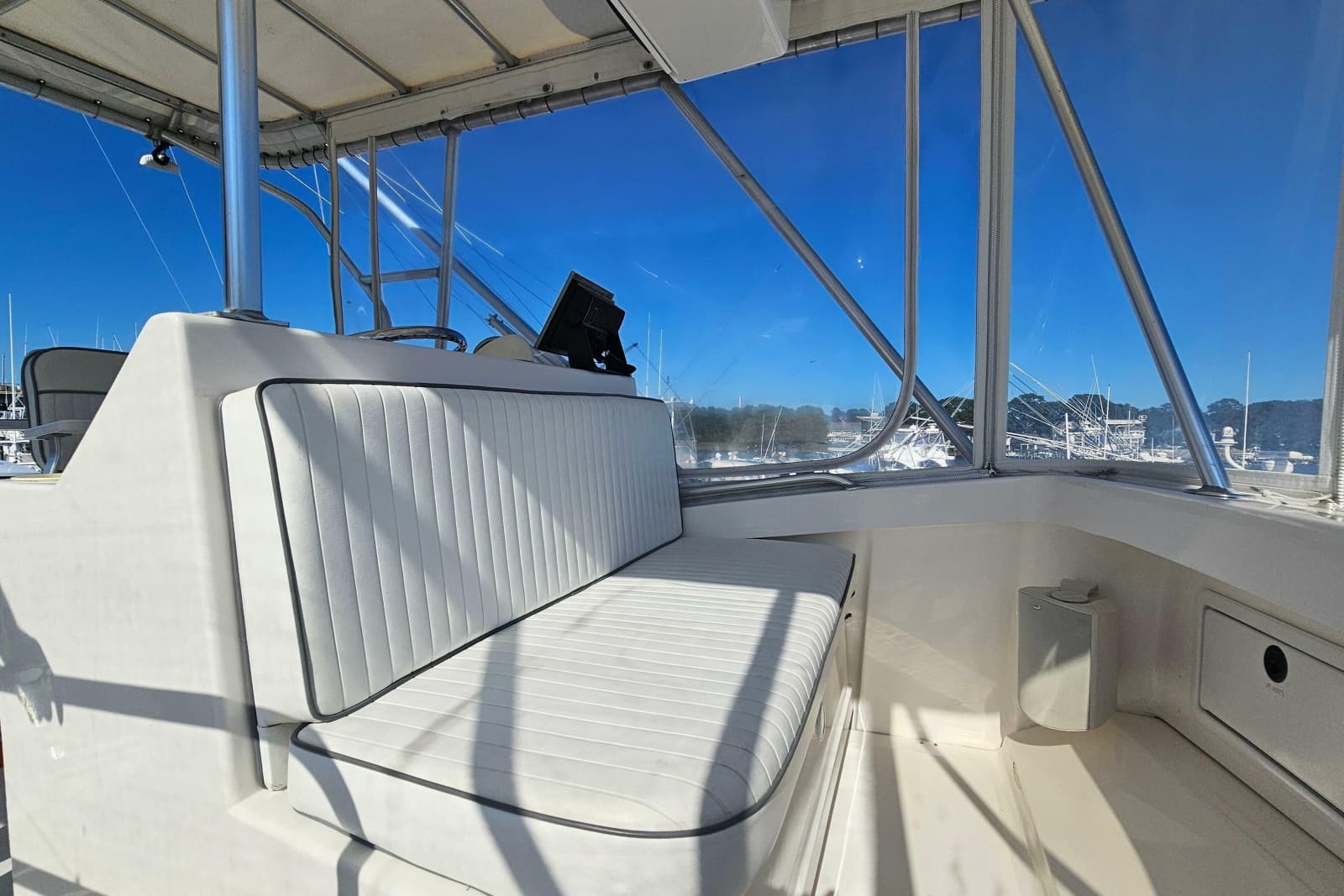 2004 Luhrs 34 Convertible - Photo 22