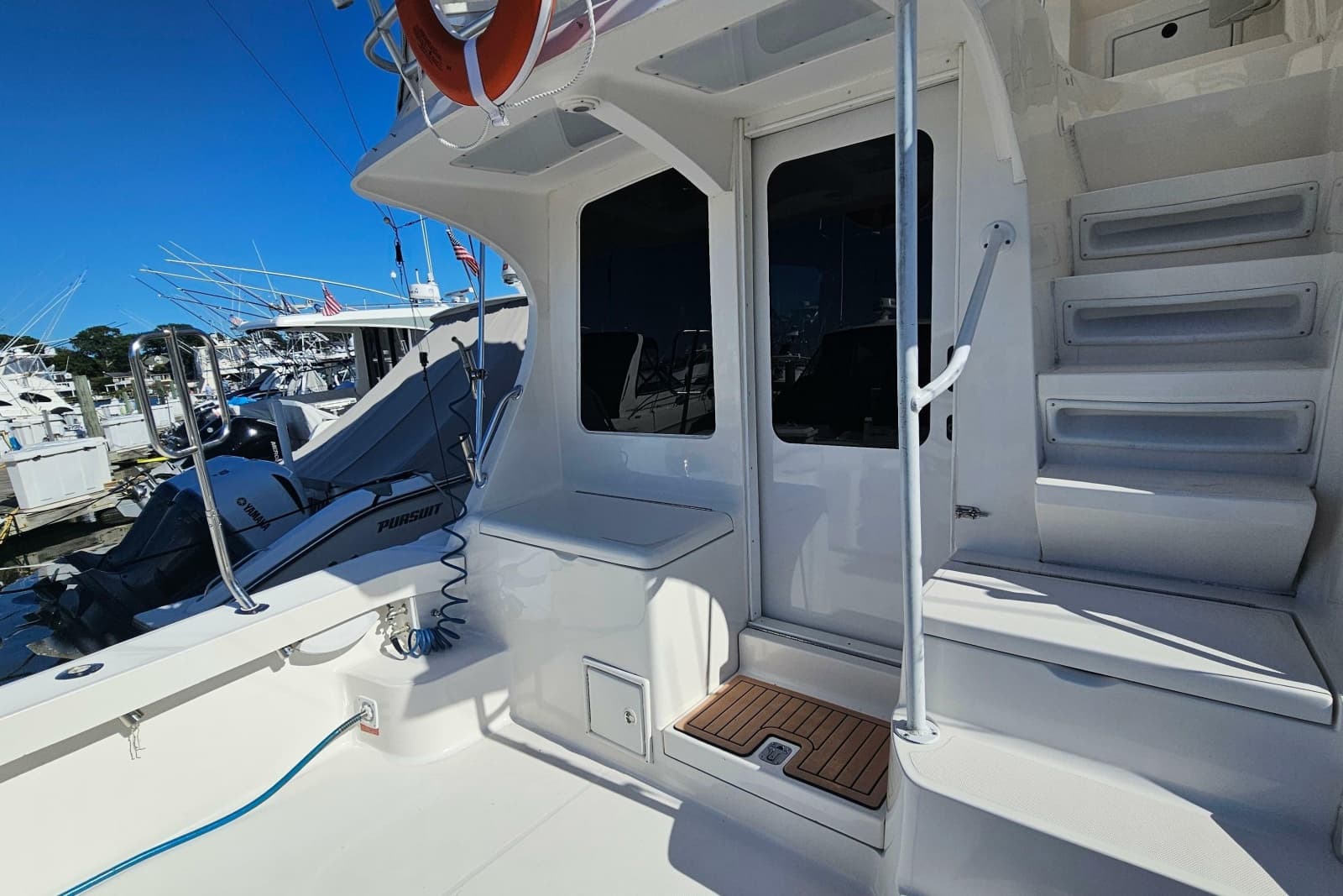 2004 Luhrs 34 Convertible - Photo 7