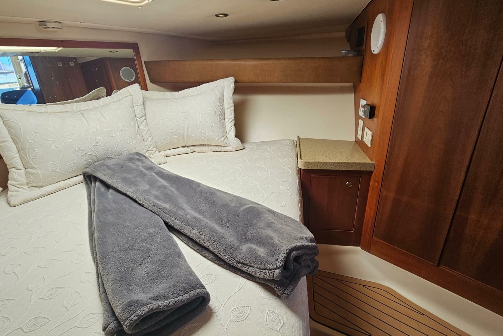 2004 Luhrs 34 Convertible - Photo 42