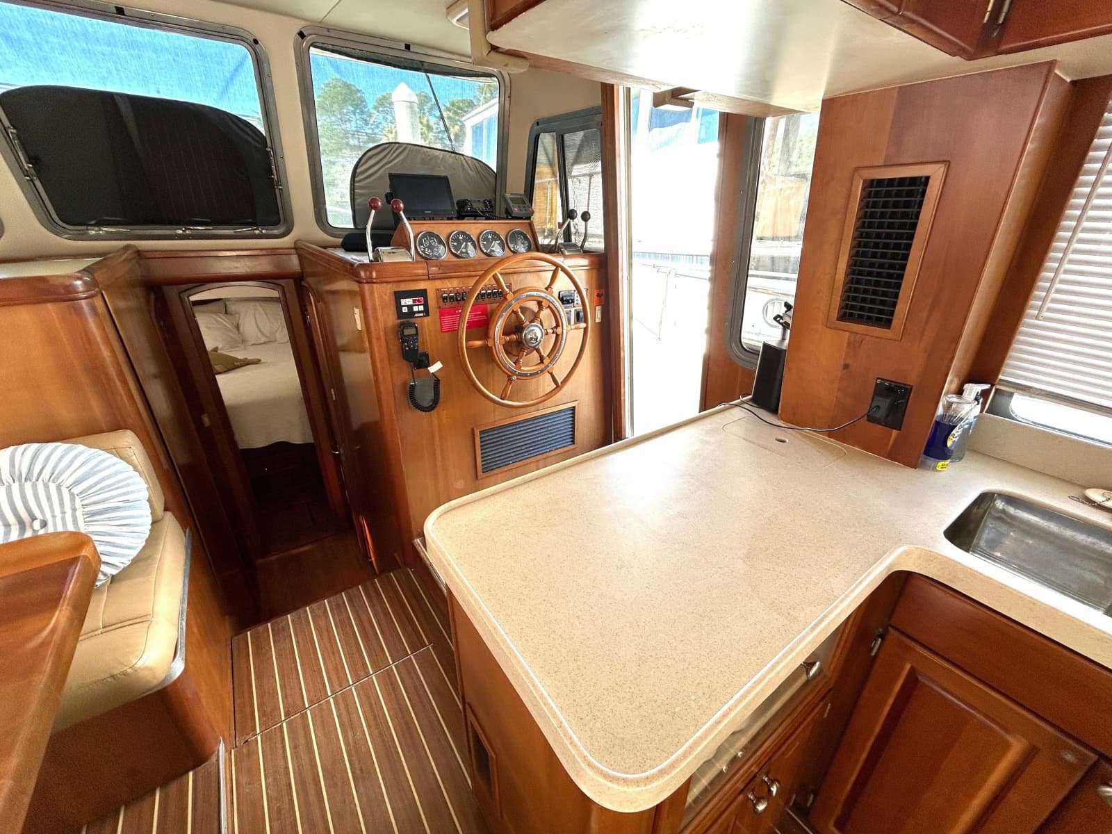 2004 Mainship 400 Trawler - Photo 40