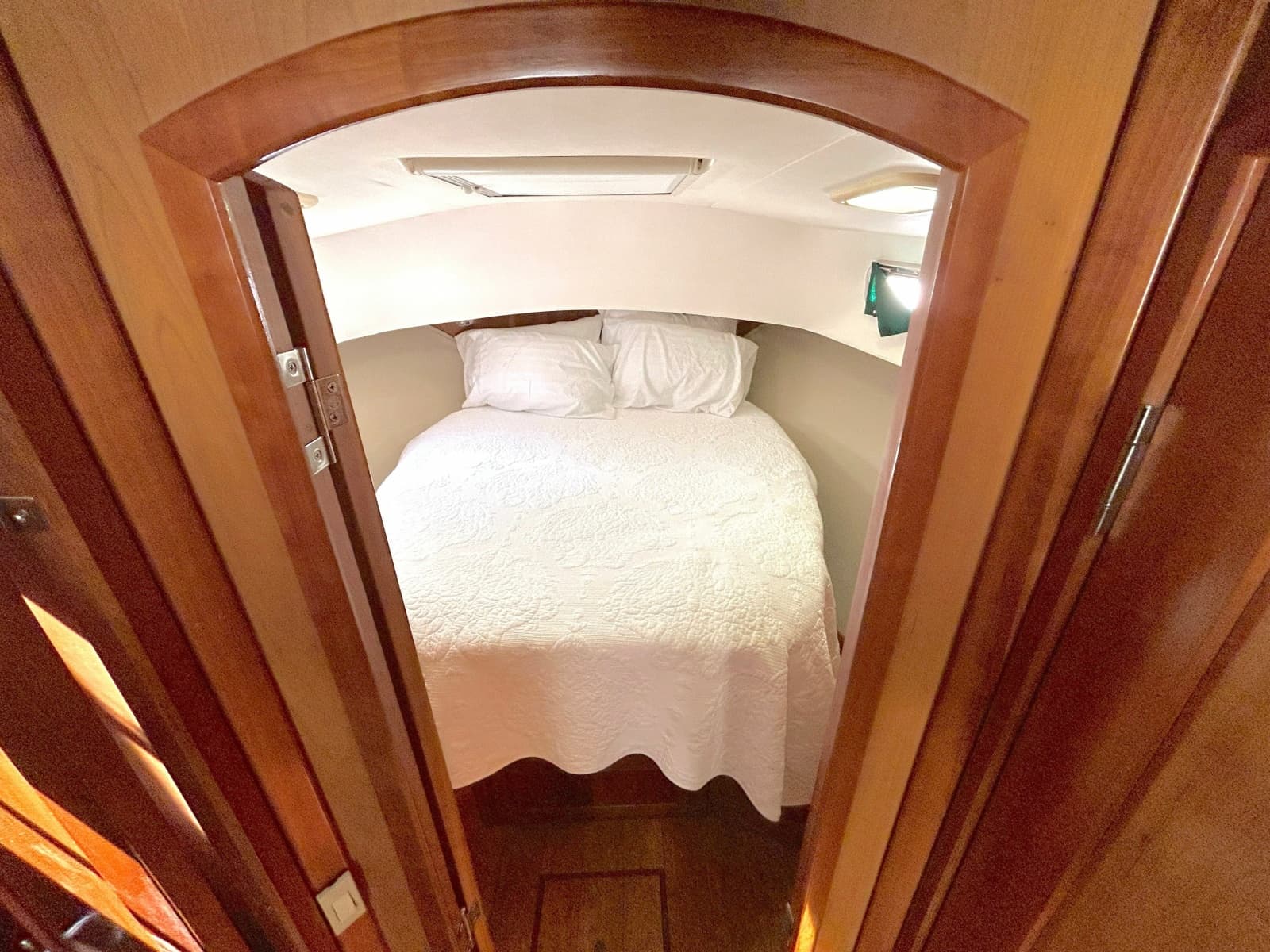 2004 Mainship 400 Trawler - Photo 44