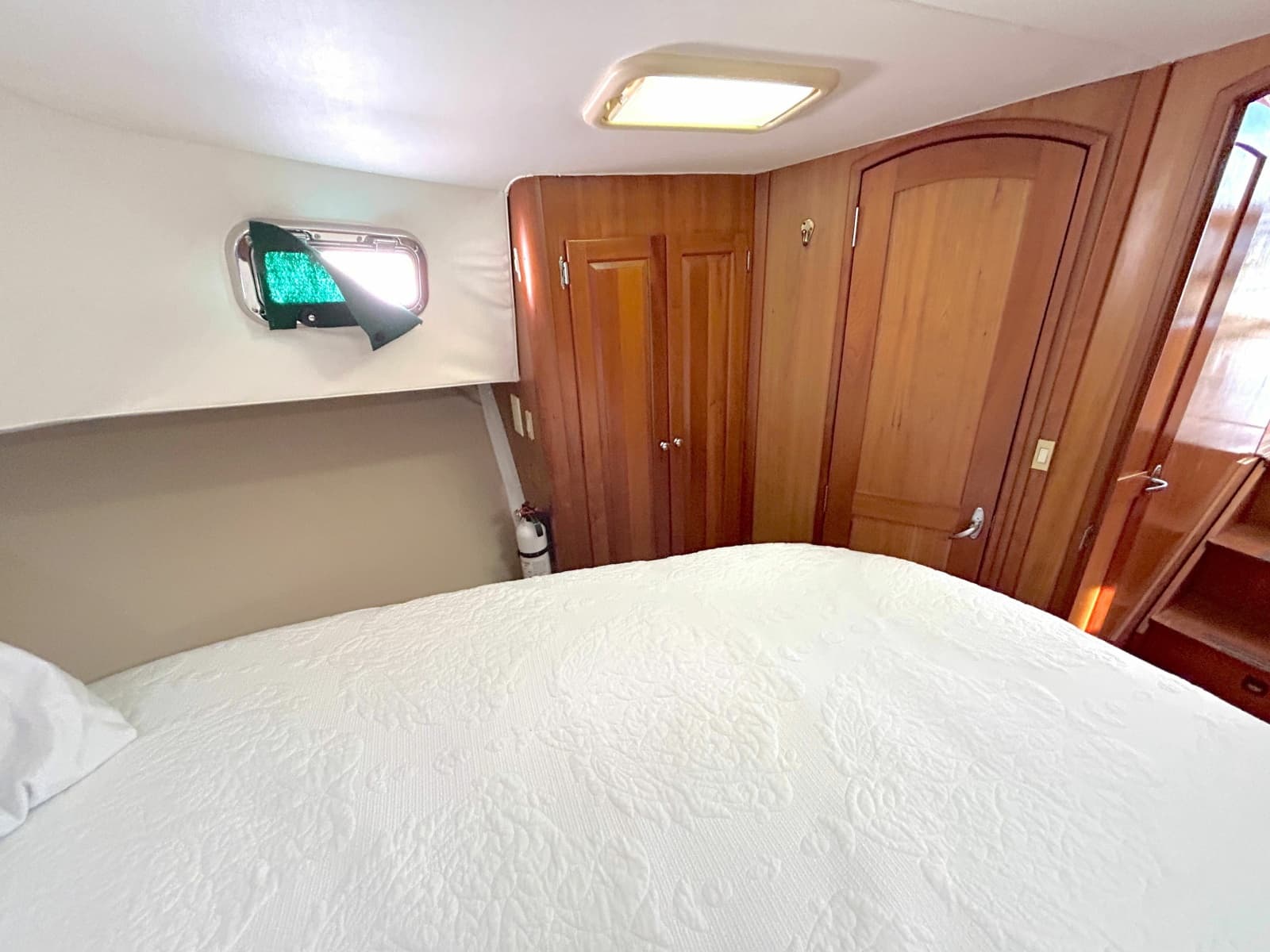 2004 Mainship 400 Trawler - Photo 47