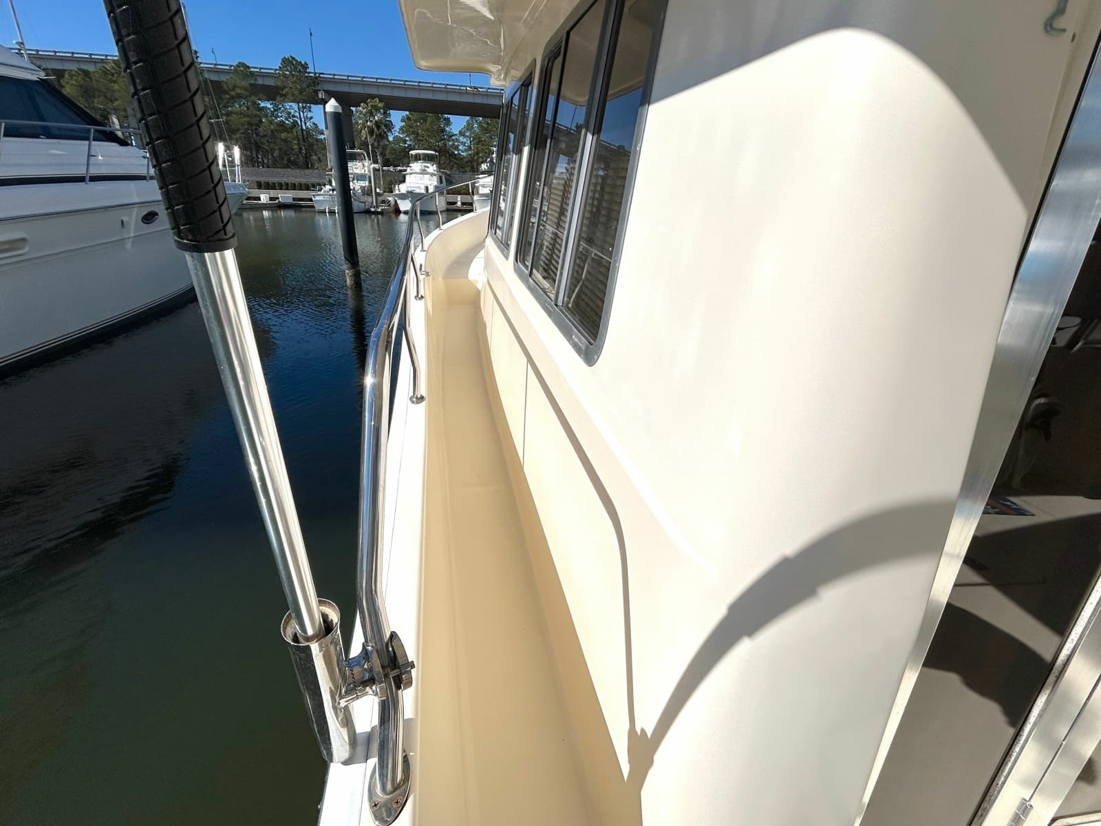 2004 Mainship 400 Trawler - Photo 13
