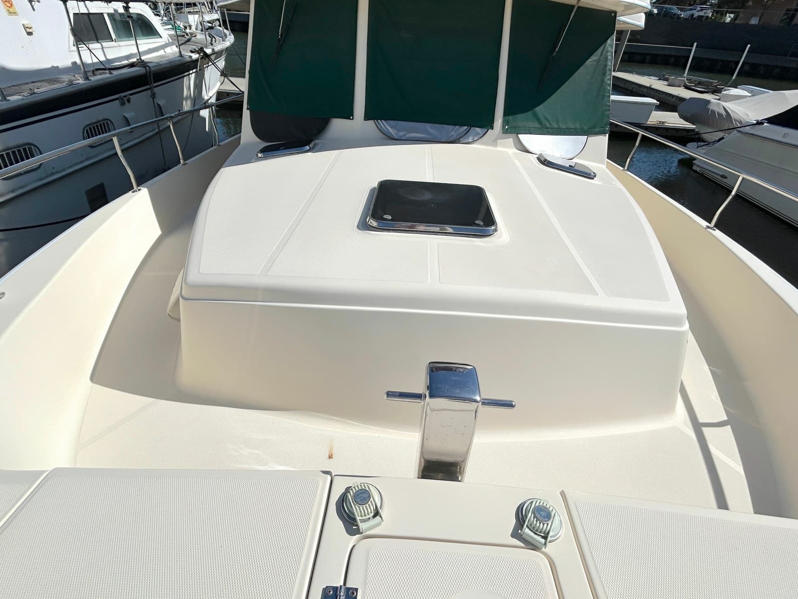 2004 Mainship 400 Trawler - Photo 9