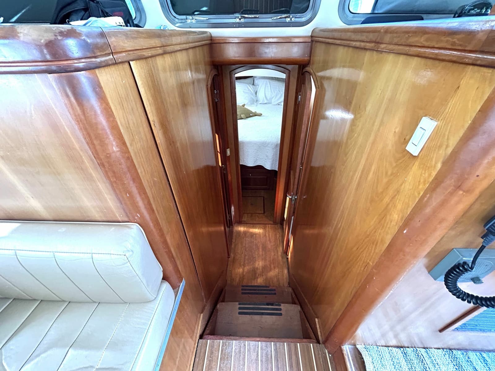 2004 Mainship 400 Trawler - Photo 43