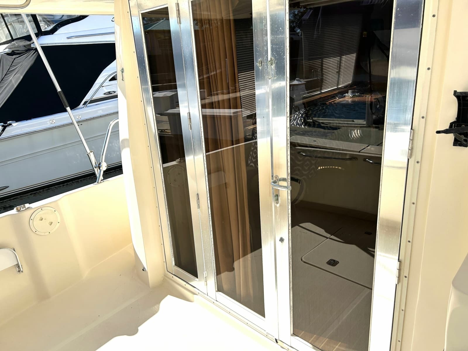 2004 Mainship 400 Trawler - Photo 18