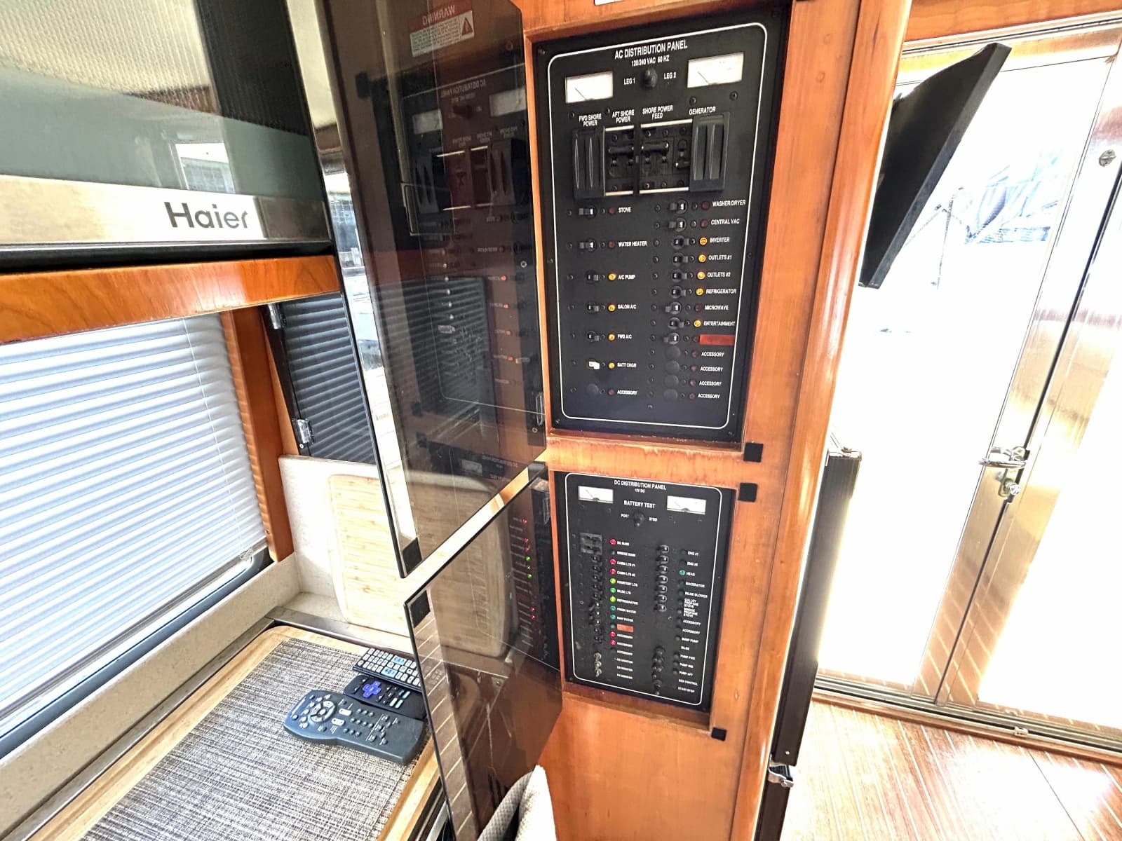 2004 Mainship 400 Trawler - Photo 39