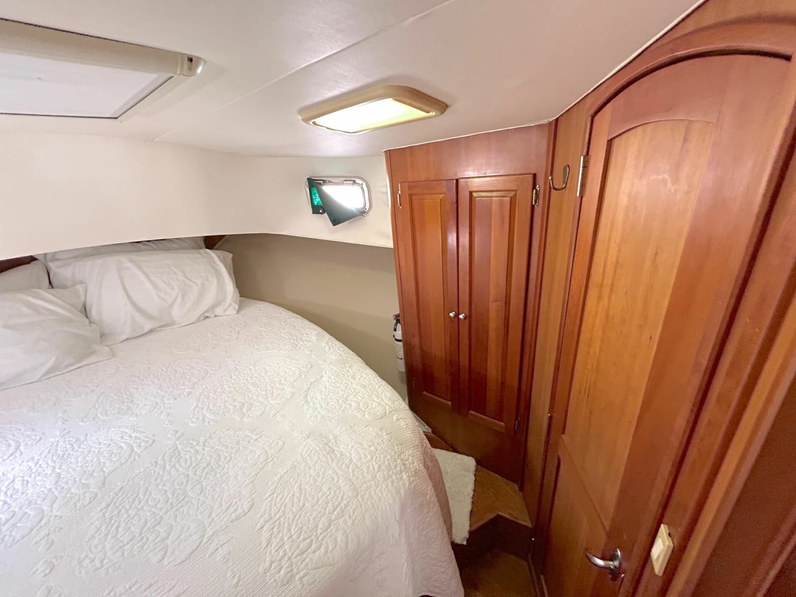 2004 Mainship 400 Trawler - Photo 46