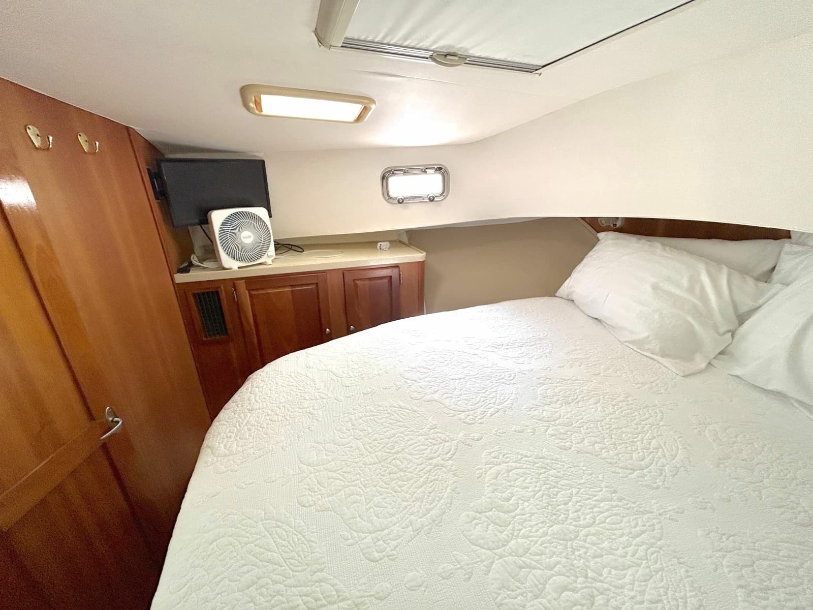2004 Mainship 400 Trawler - Photo 48