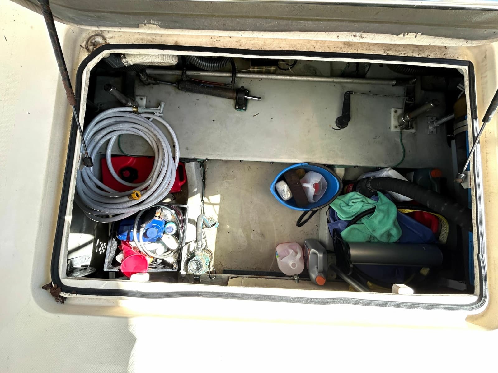 2004 Mainship 400 Trawler - Photo 19