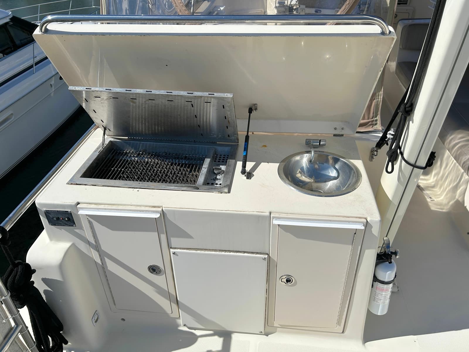 2004 Mainship 400 Trawler - Photo 23