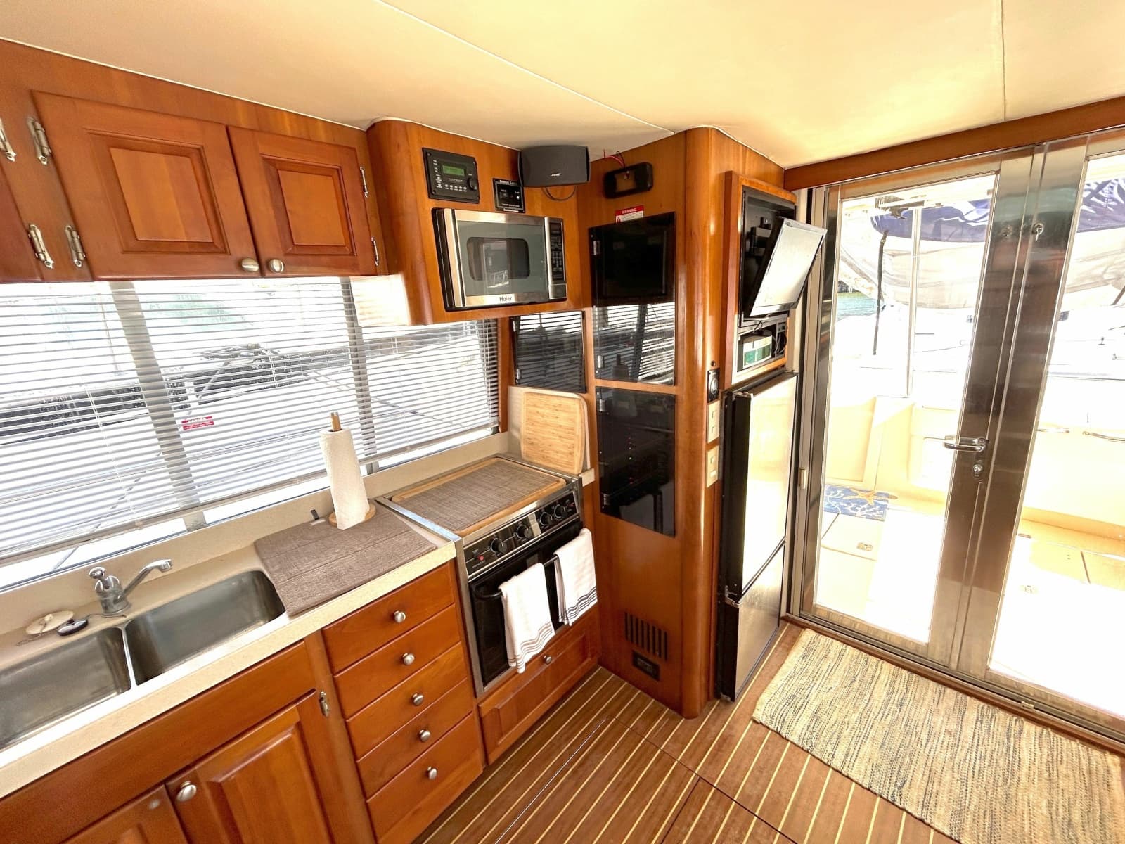 2004 Mainship 400 Trawler - Photo 38