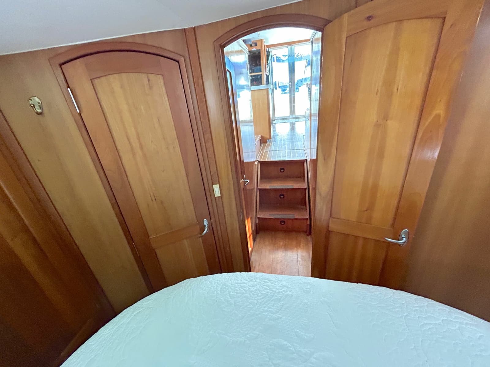 2004 Mainship 400 Trawler - Photo 50