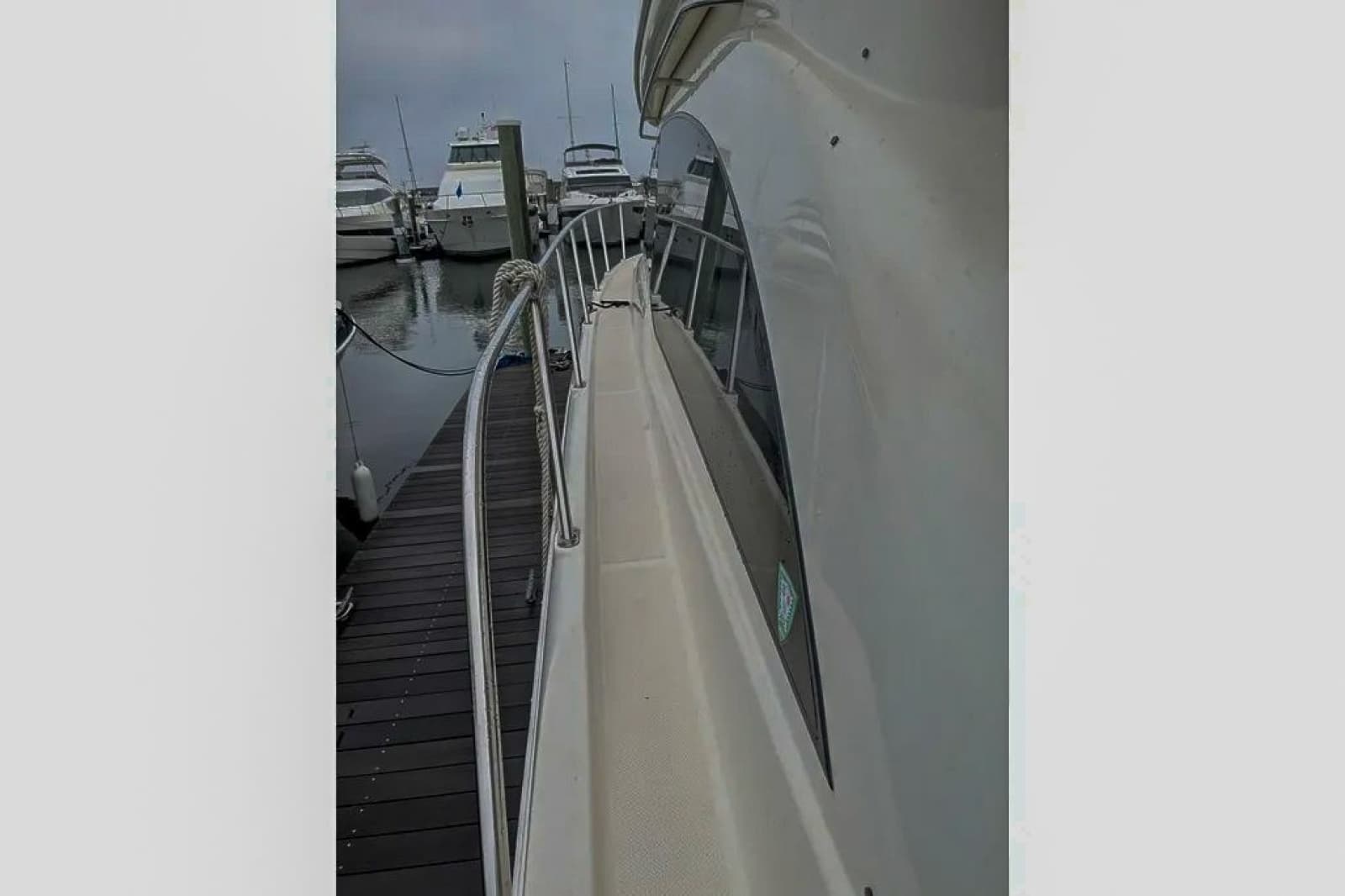 2004 Meridian 411 Sedan - Photo 10