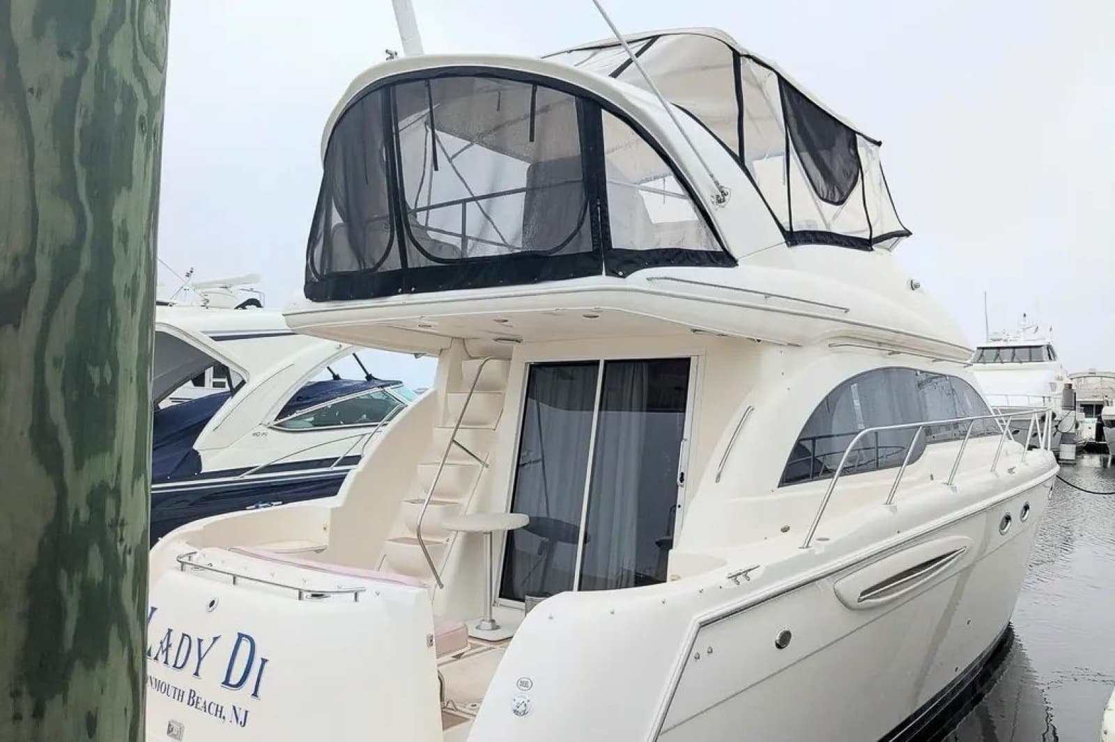 2004 Meridian 411 Sedan - Photo 2