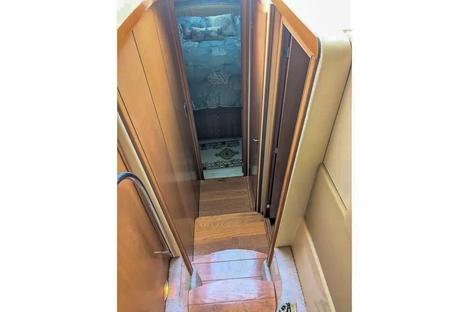 2004 Meridian 411 Sedan - Photo 32