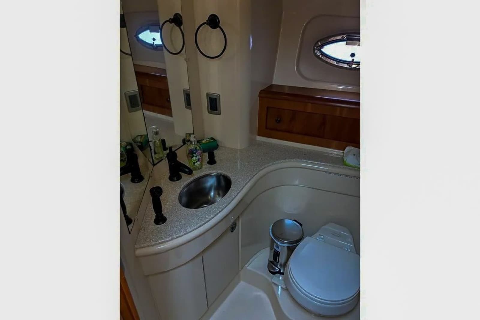 2004 Meridian 411 Sedan - Photo 29