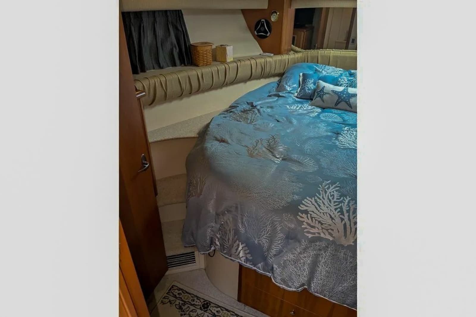 2004 Meridian 411 Sedan - Photo 24
