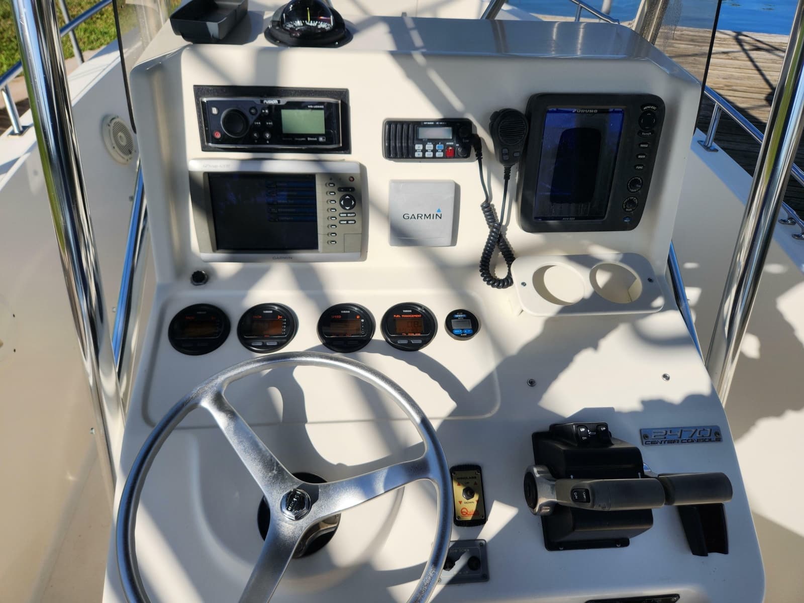 2004 Pursuit 2470 Center Console - Photo 9