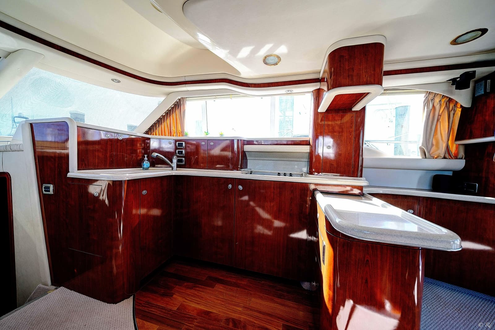 2004 Sea Ray 480 Sedan Bridge - Photo 16