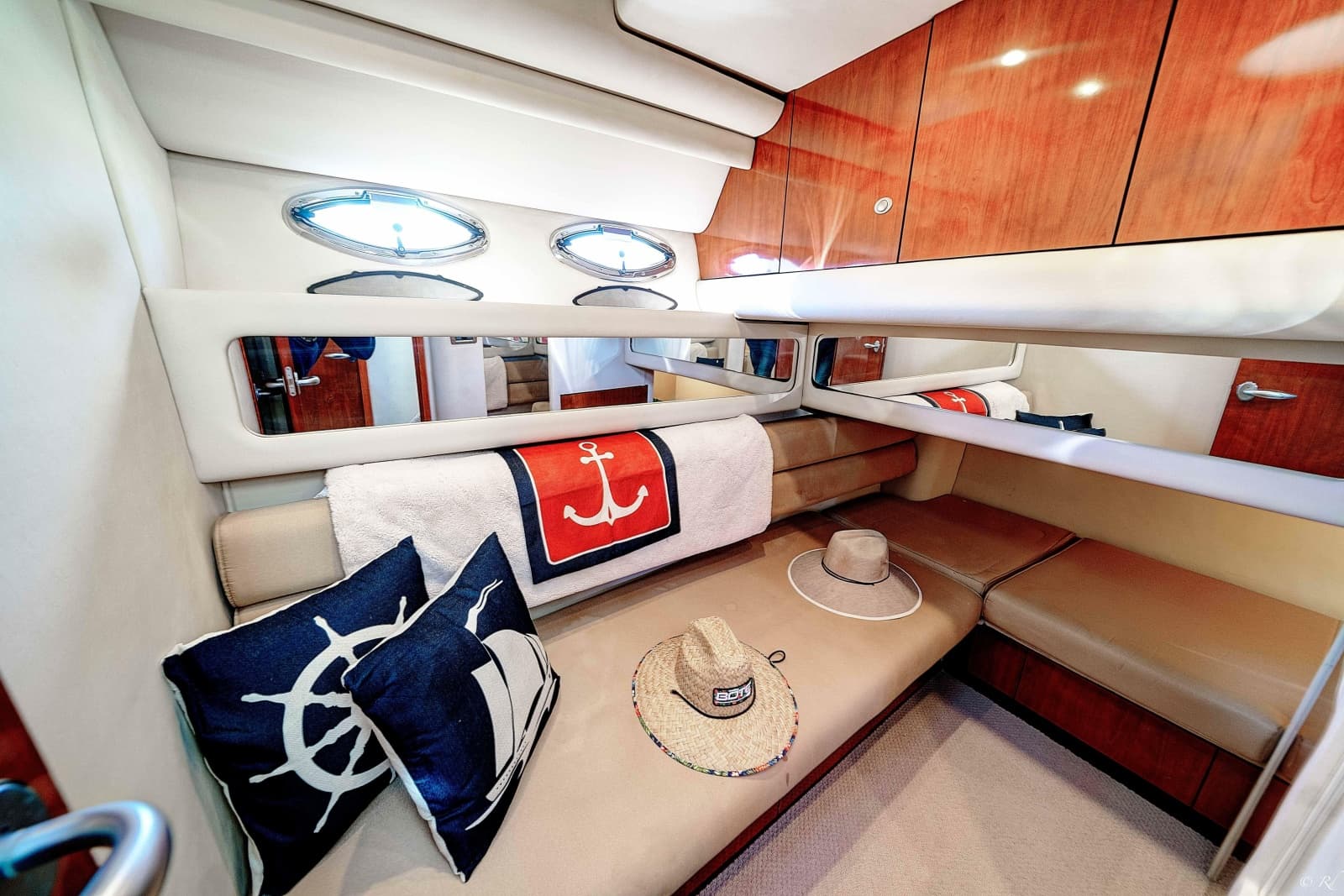 2004 Sea Ray 480 Sedan Bridge - Photo 23