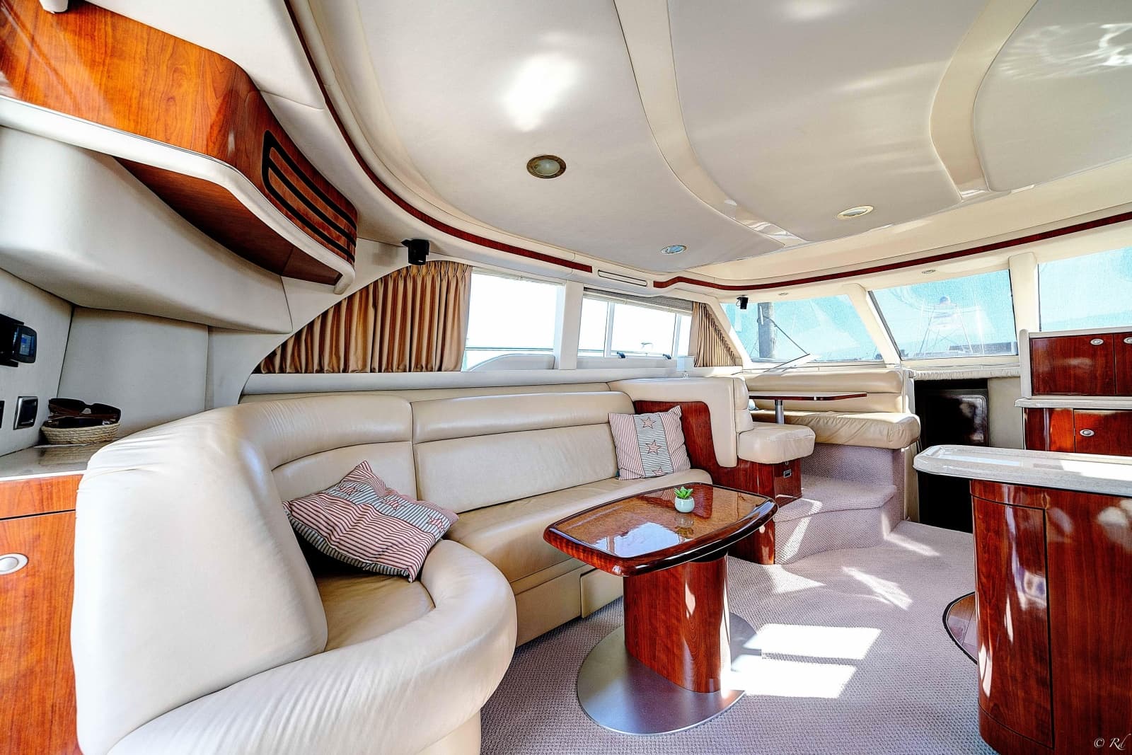 2004 Sea Ray 480 Sedan Bridge - Photo 12