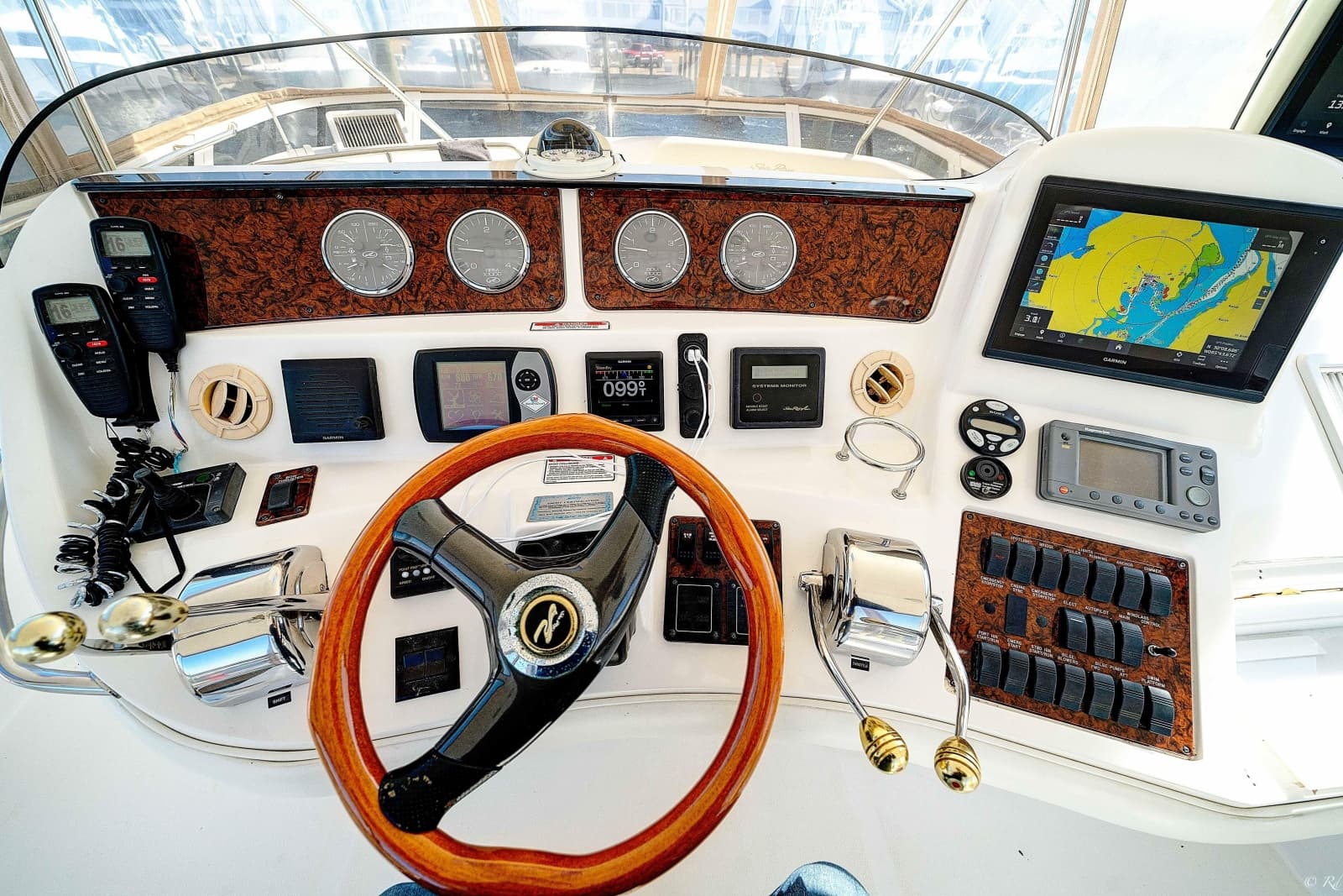 2004 Sea Ray 480 Sedan Bridge - Photo 11