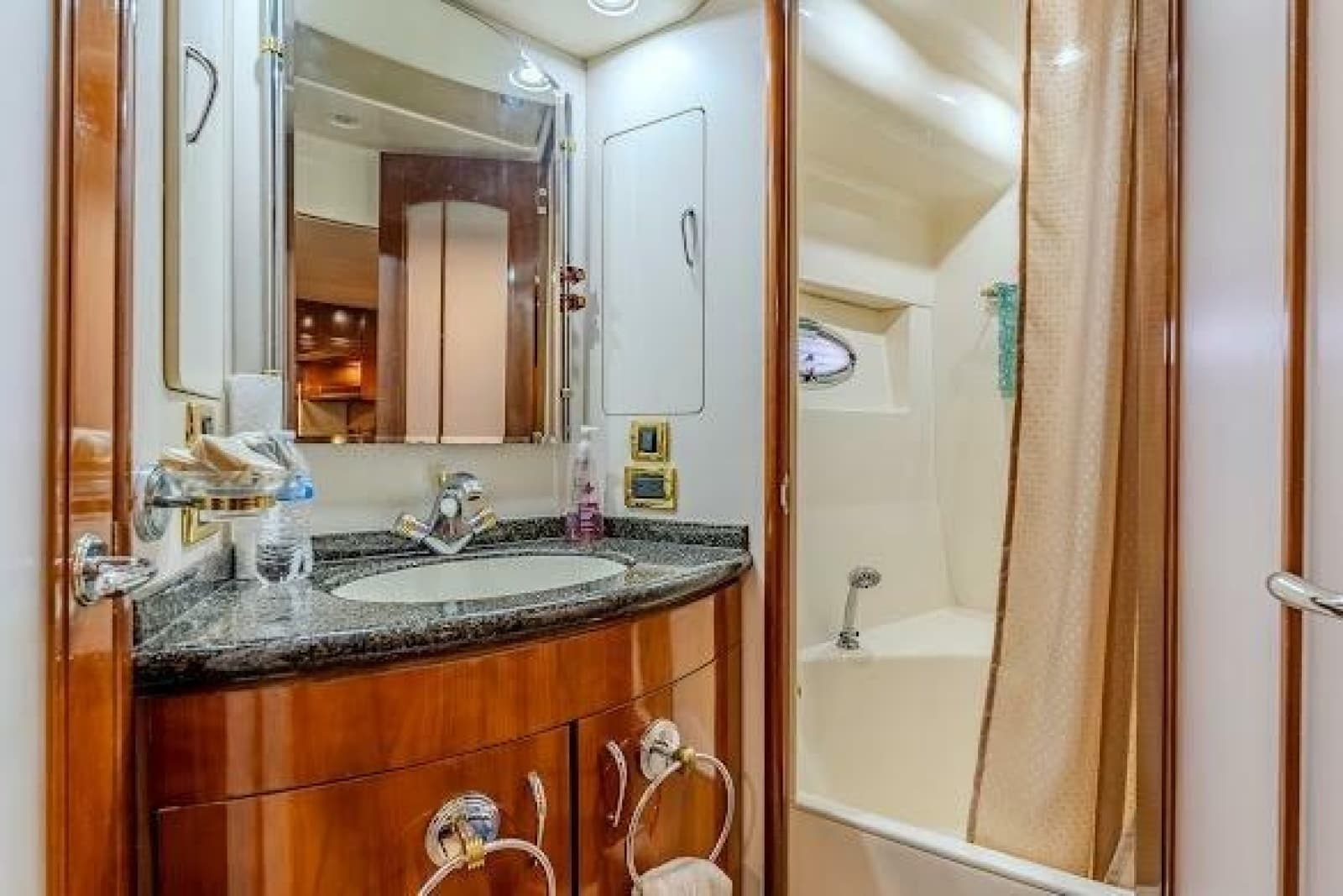 2003 Carver 570 Voyager Pilothouse - Photo 60