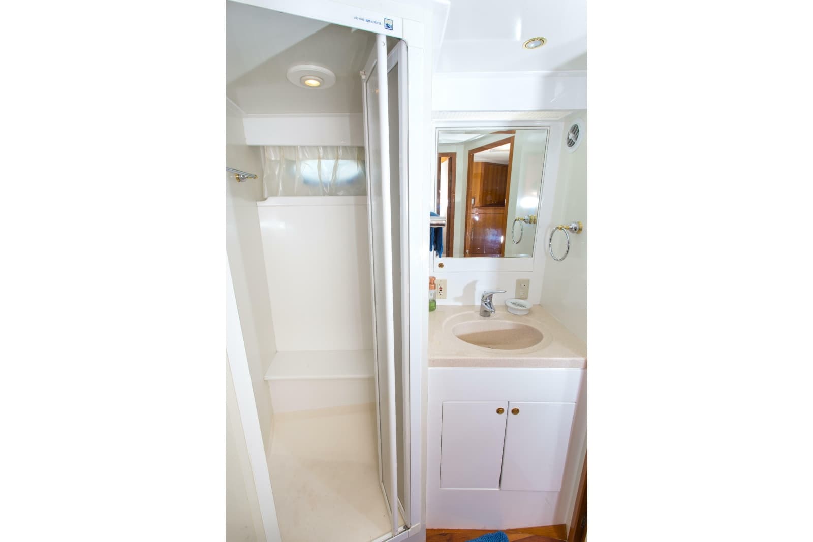 2003 Jefferson Pilothouse 57 - Photo 81