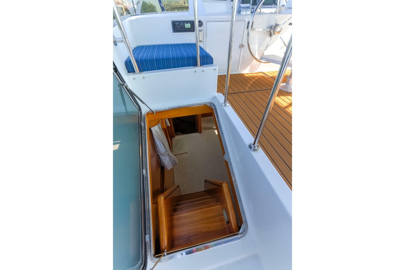 2003 Jefferson Pilothouse 57 - Photo 38