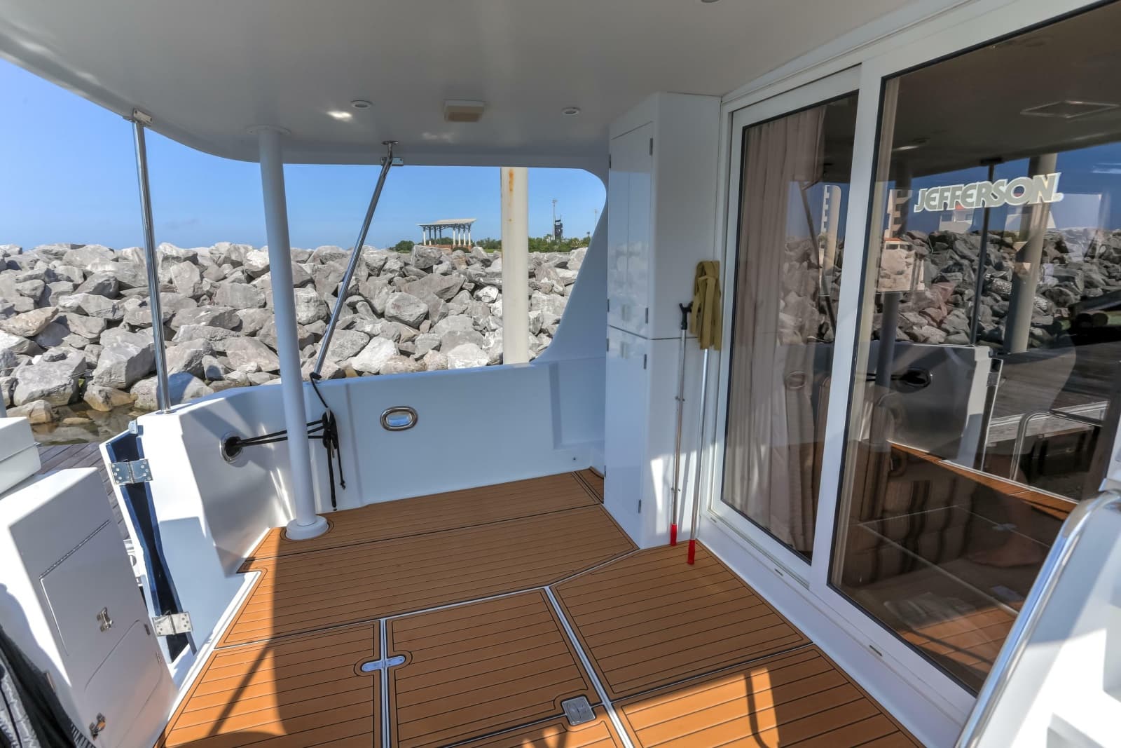2003 Jefferson Pilothouse 57 - Photo 17