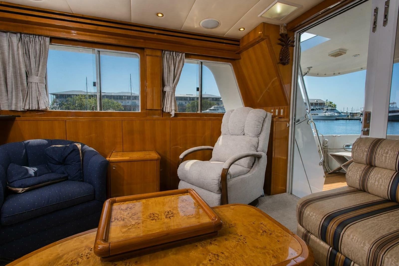2003 Jefferson Pilothouse 57 - Photo 44