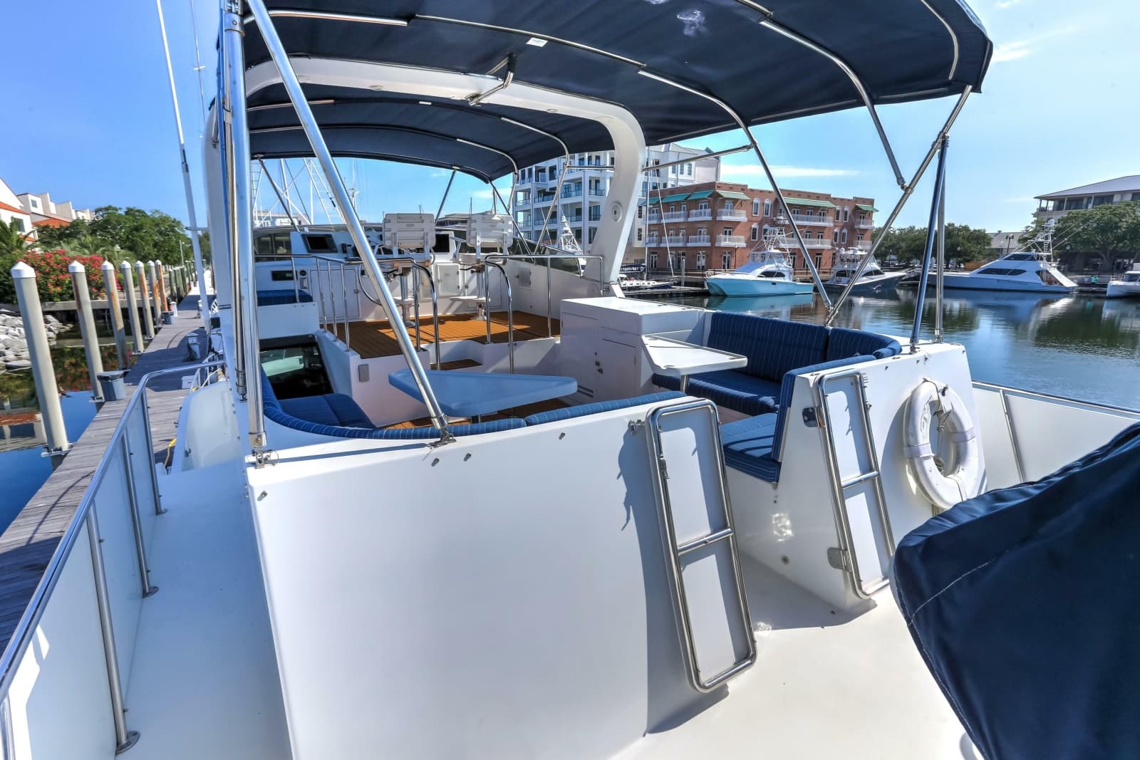 2003 Jefferson Pilothouse 57 - Photo 26