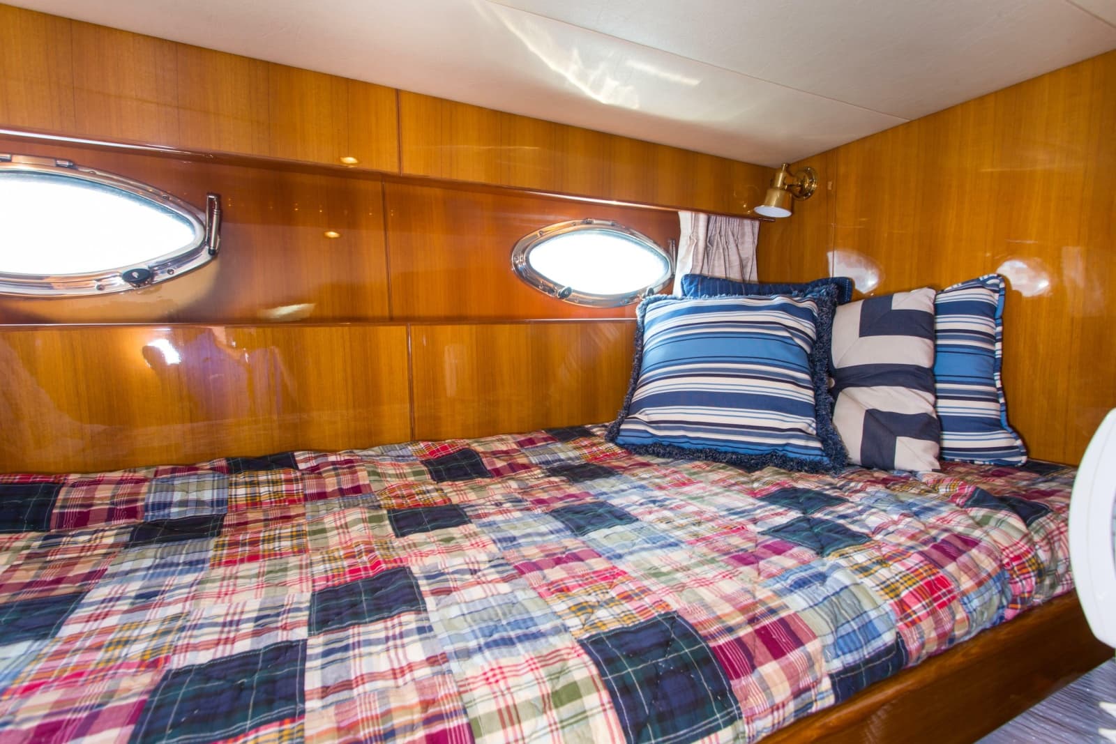 2003 Jefferson Pilothouse 57 - Photo 73
