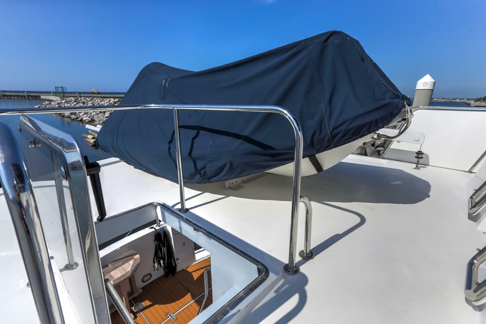 2003 Jefferson Pilothouse 57 - Photo 33