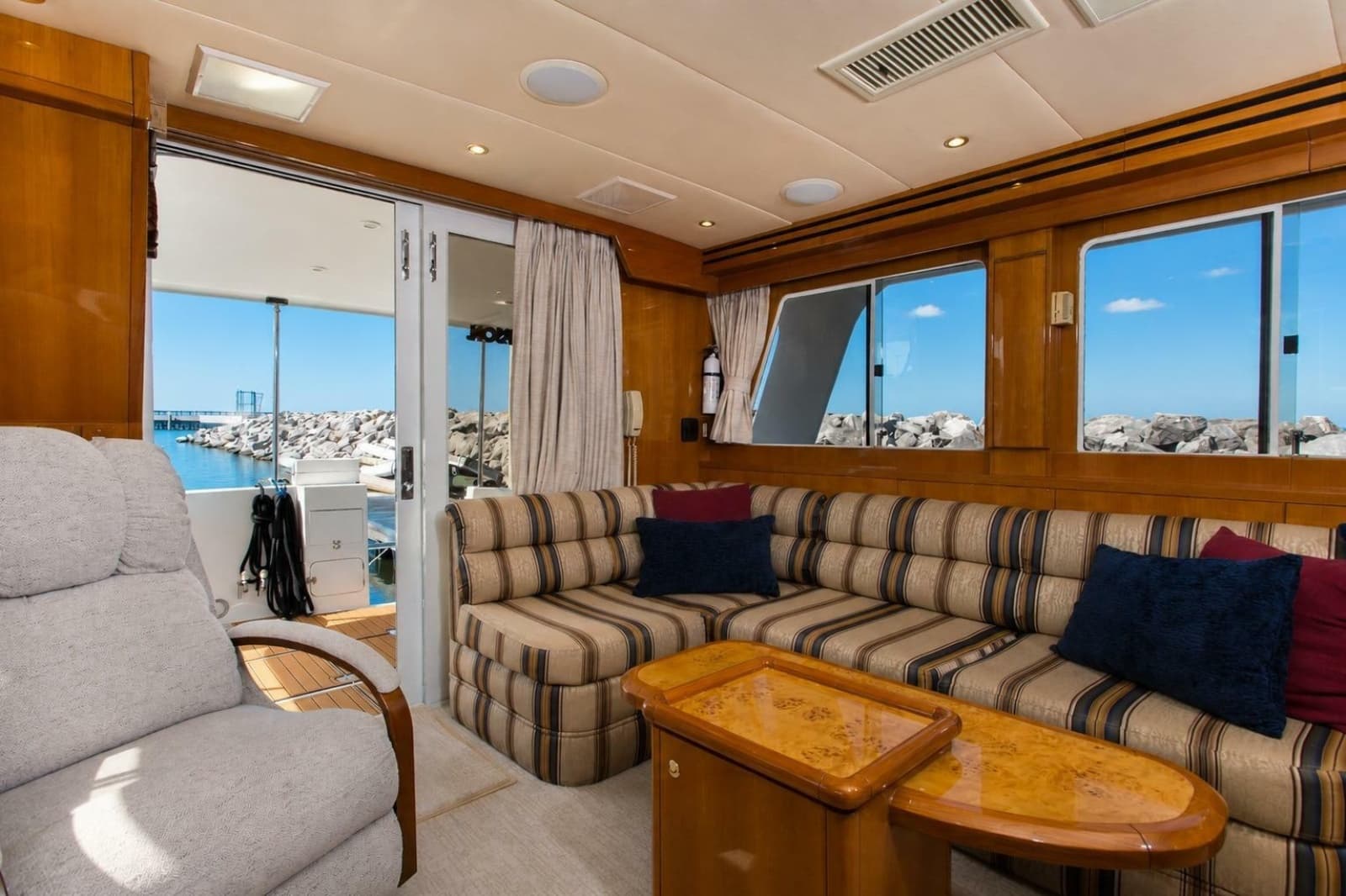 2003 Jefferson Pilothouse 57 - Photo 42