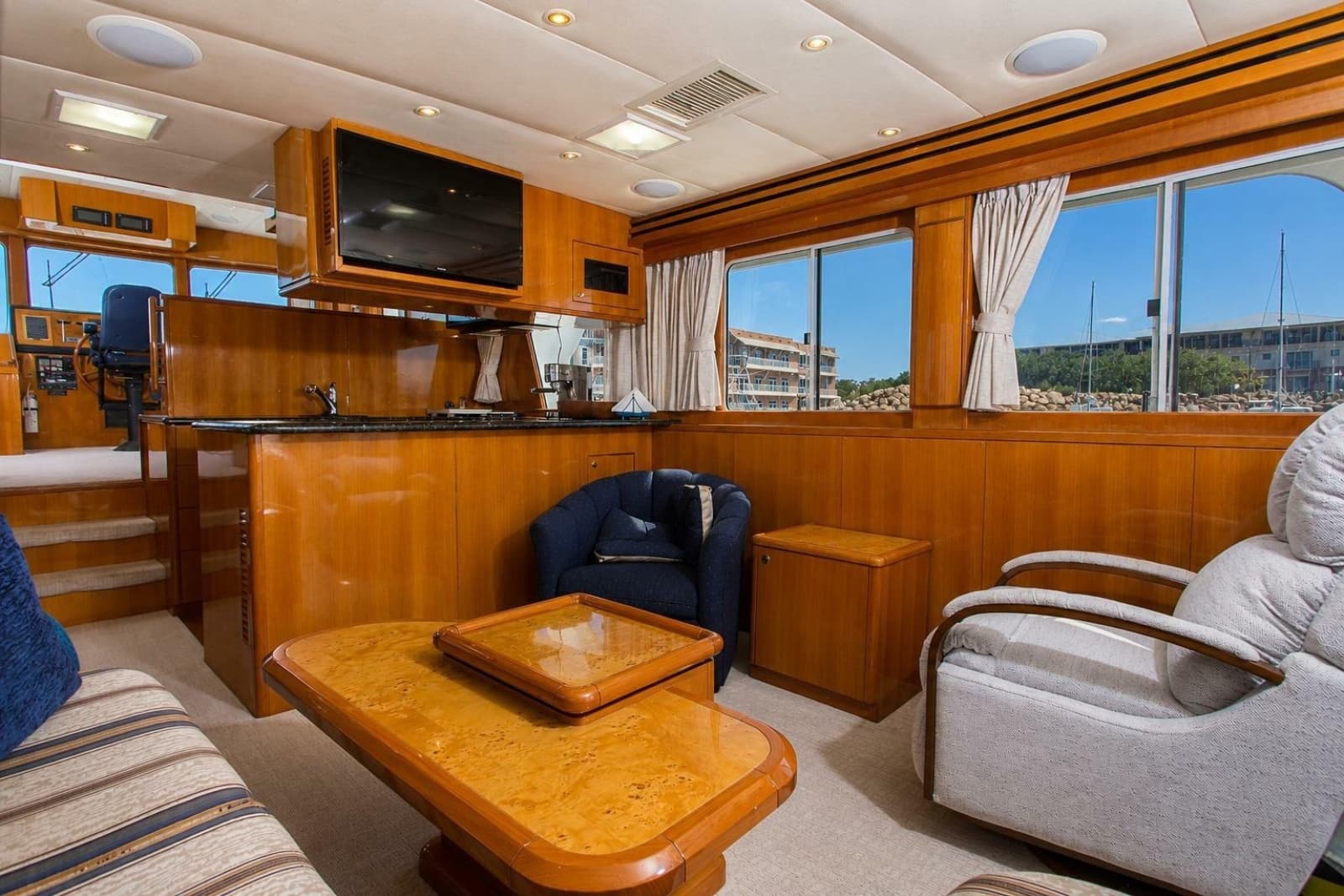 2003 Jefferson Pilothouse 57 - Photo 46