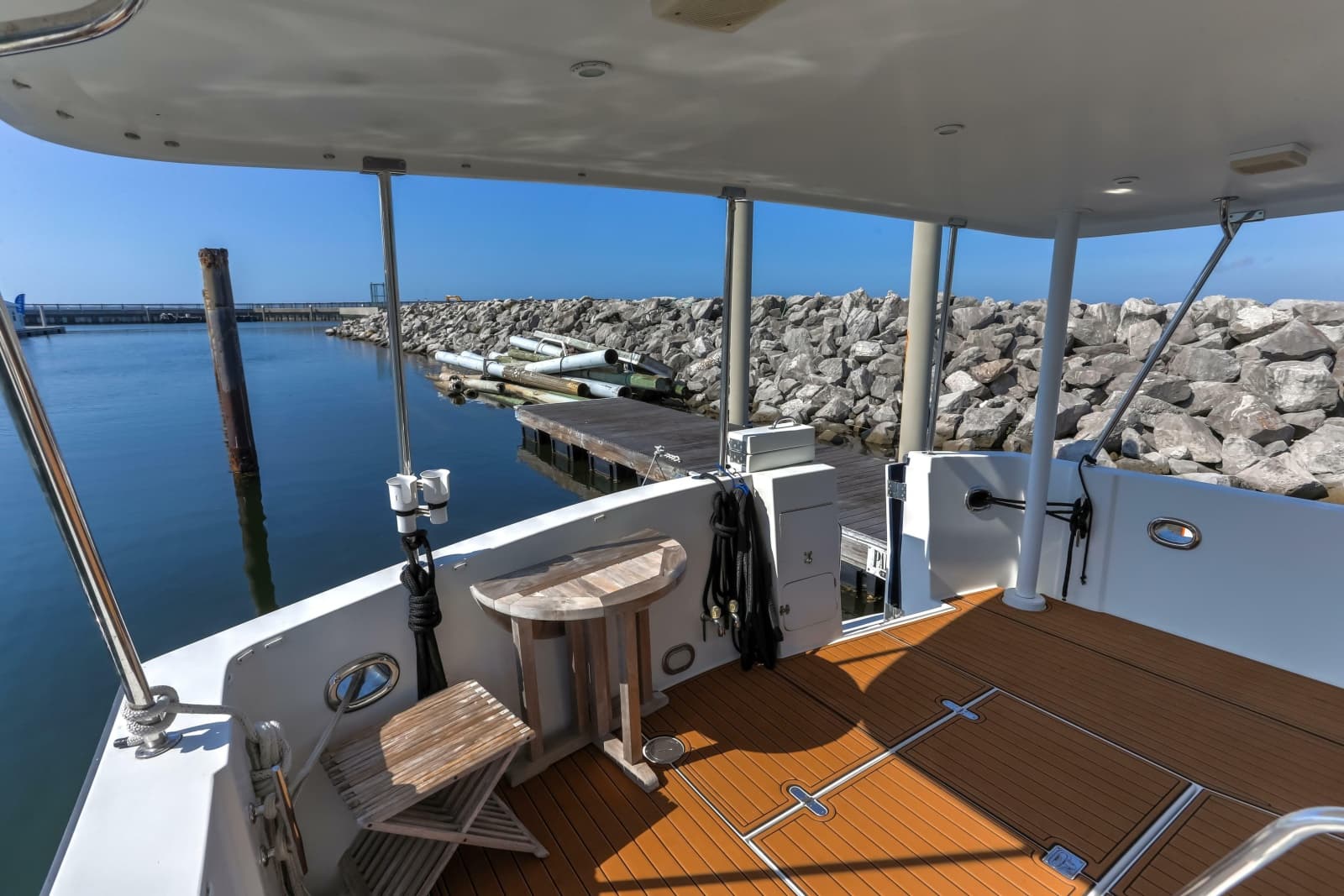 2003 Jefferson Pilothouse 57 - Photo 18