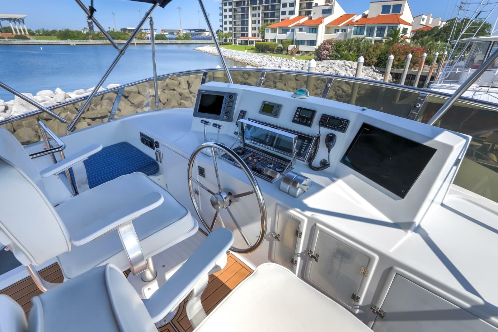 2003 Jefferson Pilothouse 57 - Photo 35