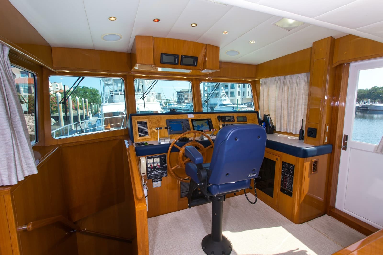 2003 Jefferson Pilothouse 57 - Photo 59